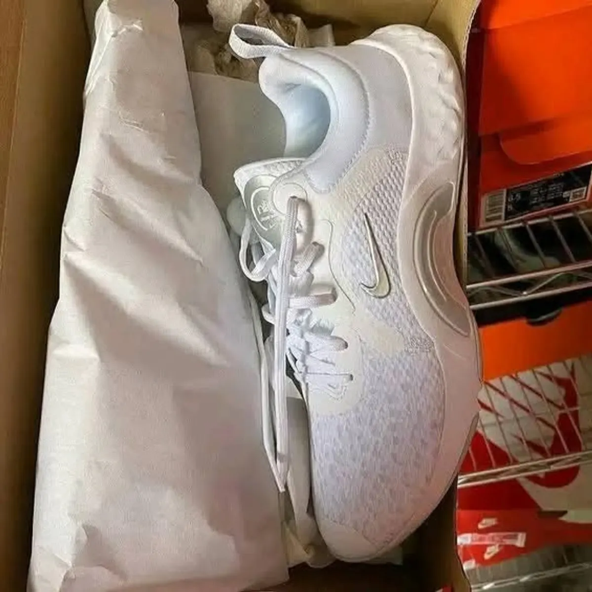 Nike Adidas Puma Sneakers Pallet - Image 2